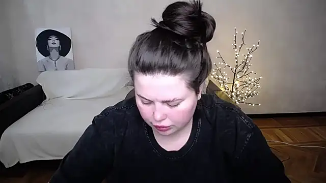 Emily Mo online show from 05.20.26