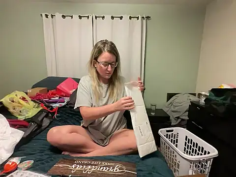 1Lustfully yours online show from 12.27.24