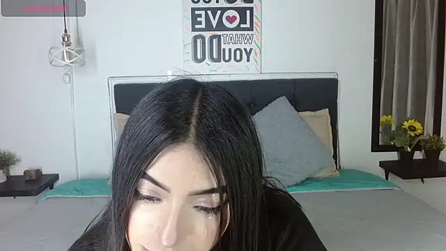 eva six online show from 10.07.25