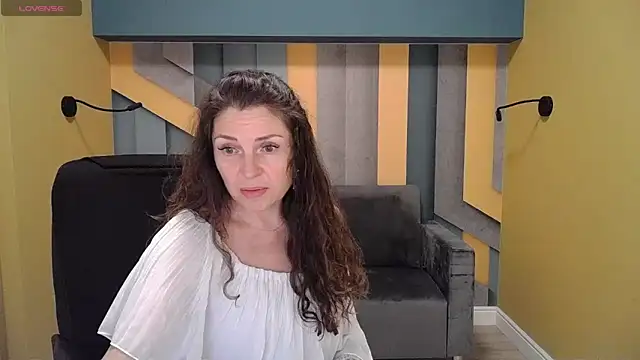 EllaLong online show from 12.10.24