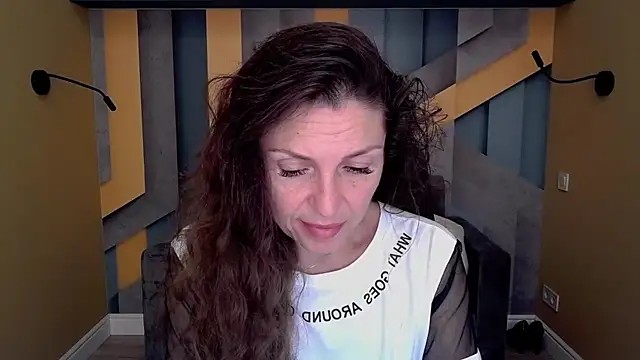 EllaLong online show from 09.10.25