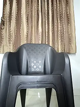 Snapshot of _surbhi_ chatting on 11.12.25 surbhi online show from 11.12.25