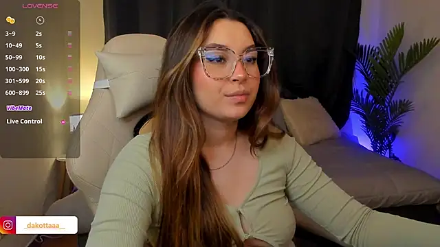 dakottaa  online show from 11.18.25