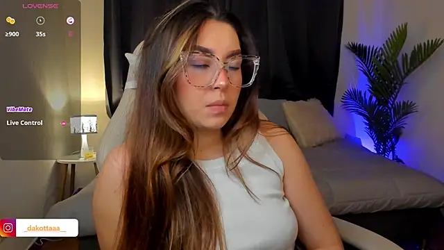 dakottaa  online show from 11.19.25