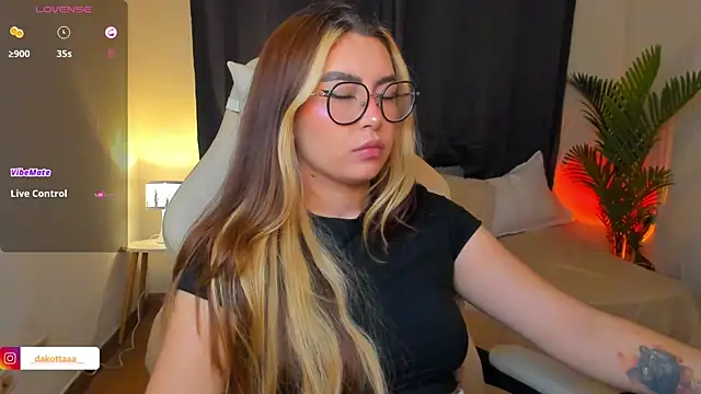 Snapshot of dakottaa_ chatting on 07.11.26 dakottaa online show from 07.11.26