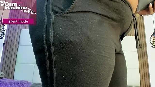 Snapshot of Saravy_Blandon chatting on 03.04.26 Saravy Blandon online show from 03.04.26