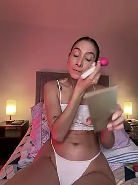 Snapshot of DanikRosse chatting on 05.21.26 DanikRosse online show from 05.21.26