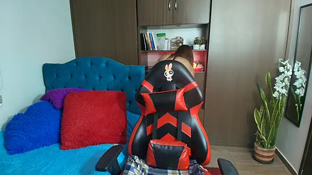 valeria teiku online show from 12.18.25