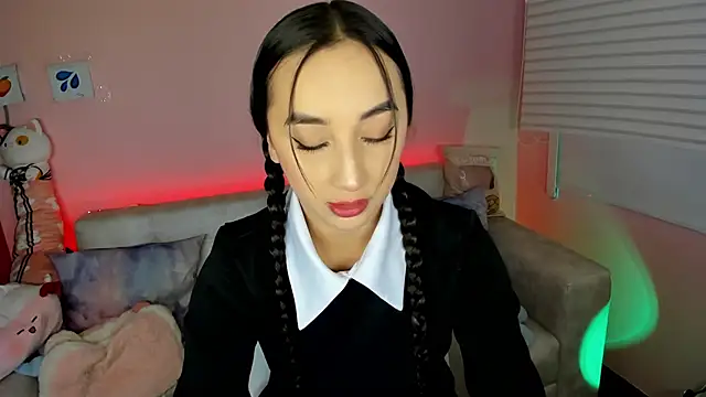 tinysara online show from 11.09.25