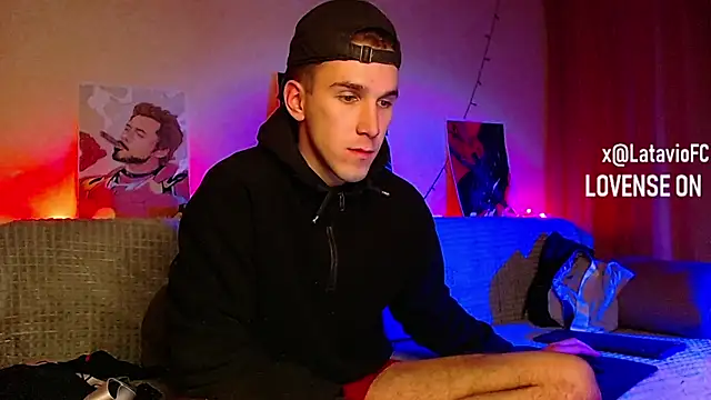 Midnighter  online show from 02.09.25