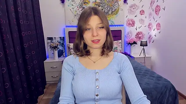 Snapshot of RinaMoore chatting on 01.03.25 RinaMoore online show from 01.03.25