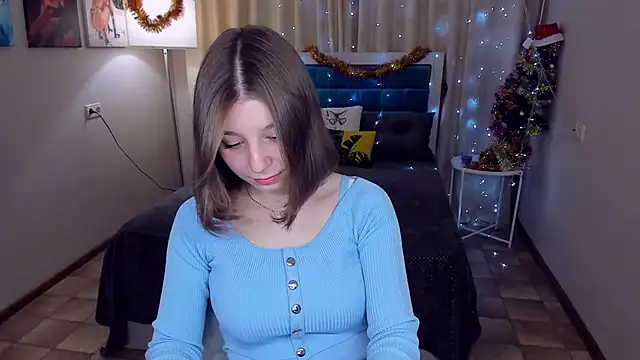 Snapshot of RinaMoore chatting on 01.18.25 RinaMoore online show from 01.18.25