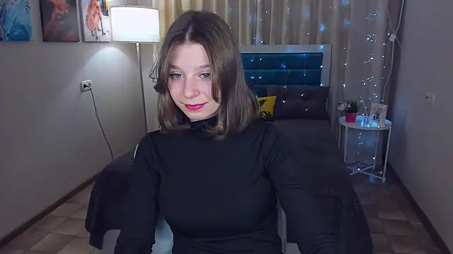 Snapshot of RinaMoore chatting on 02.04.25 RinaMoore online show from 02.04.25