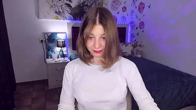 Snapshot of RinaMoore chatting on 03.05.25 RinaMoore online show from 03.05.25