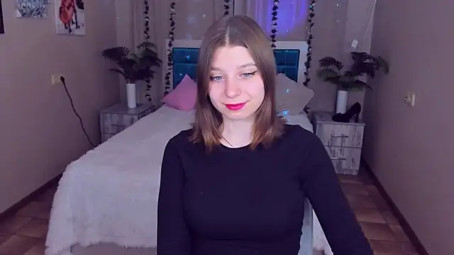 Snapshot of RinaMoore chatting on 03.13.25 RinaMoore online show from 03.13.25