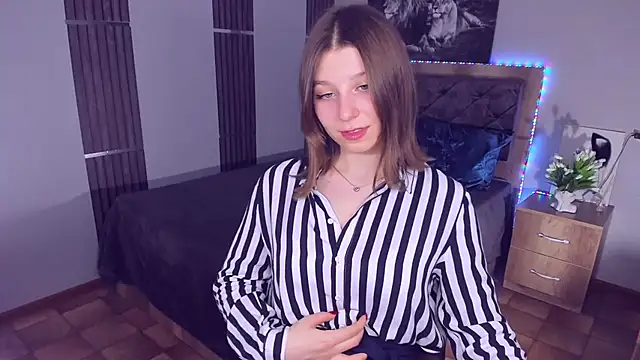 Snapshot of RinaMoore chatting on 03.14.25 RinaMoore online show from 03.14.25