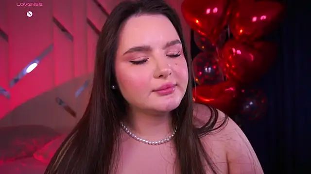 Snapshot of CuteAmberr chatting on 02.13.25 CuteAmberr online show from 02.13.25