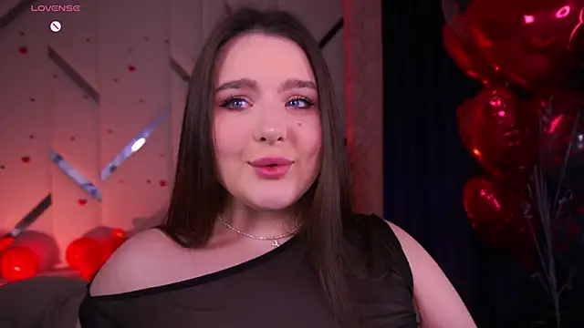 Snapshot of CuteAmberr chatting on 02.14.25 CuteAmberr online show from 02.14.25