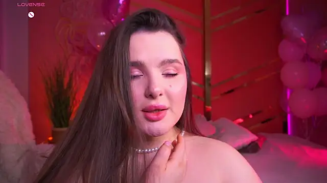 Snapshot of CuteAmberr chatting on 02.18.25 CuteAmberr online show from 02.18.25