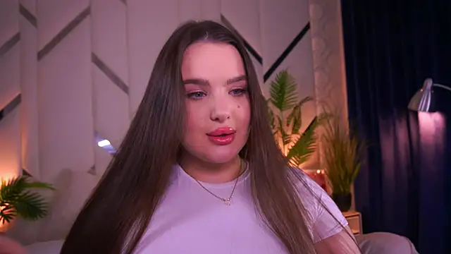 Snapshot of CuteAmberr chatting on 09.22.25 CuteAmberr online show from 09.22.25