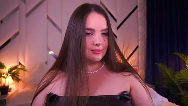 Snapshot of CuteAmberr chatting on 09.28.25 CuteAmberr online show from 09.28.25