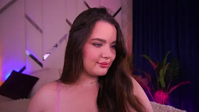 Snapshot of CuteAmberr chatting on 11.08.25 CuteAmberr online show from 11.08.25