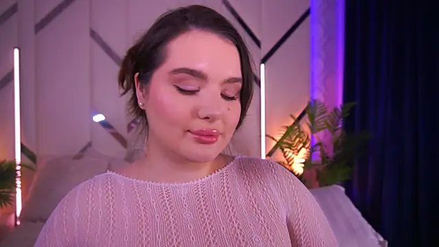 Snapshot of CuteAmberr chatting on 11.28.25 CuteAmberr online show from 11.28.25