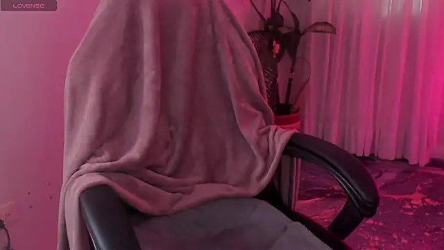 scarlet miller1 online show from 10.01.25