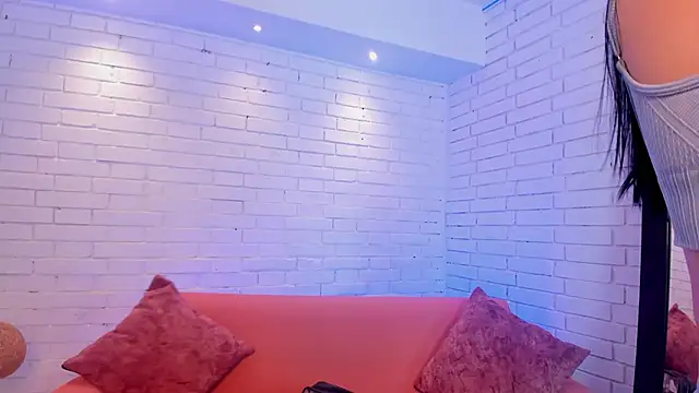 charlottewhitte online show from 09.18.25