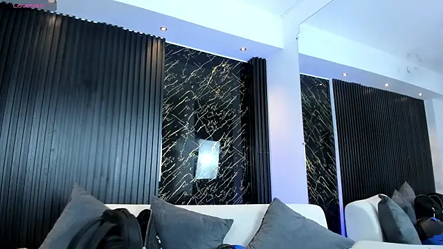 charlottewhitte online show from 10.29.25