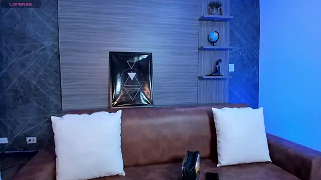 charlottewhitte online show from 11.28.25