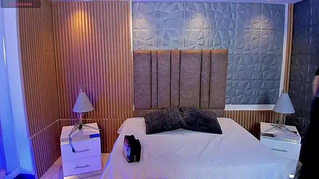 charlottewhitte online show from 02.11.26