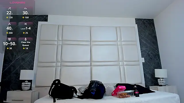 Snapshot of charlottewhitte chatting on 04.21.26 charlottewhitte online show from 04.21.26