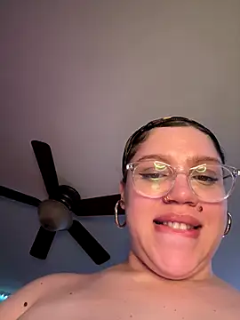 QueenNuttCollector online show from 11.12.25