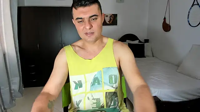 Snapshot of andrhes_baby chatting on 12.13.24 andrhes baby online show from 12.13.24