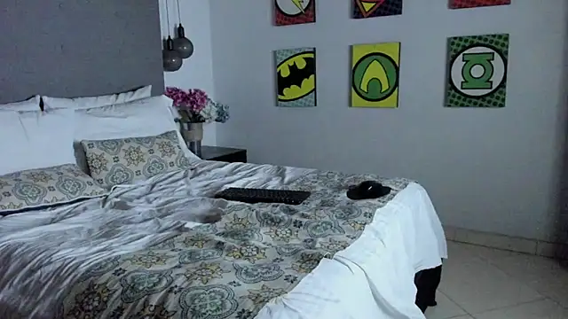 Snapshot of andrhes_baby chatting on 10.20.25 andrhes baby online show from 10.20.25