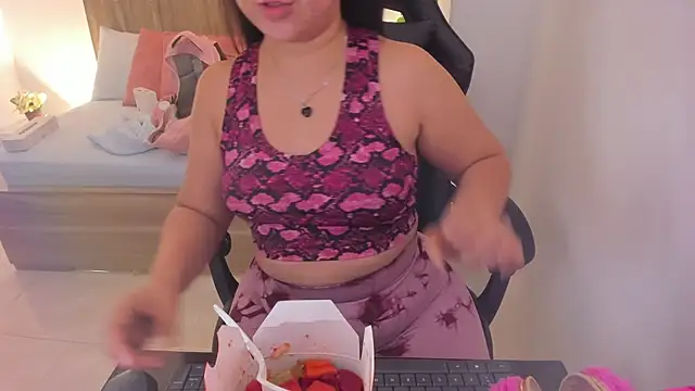 izaro22 online show from 01.18.25