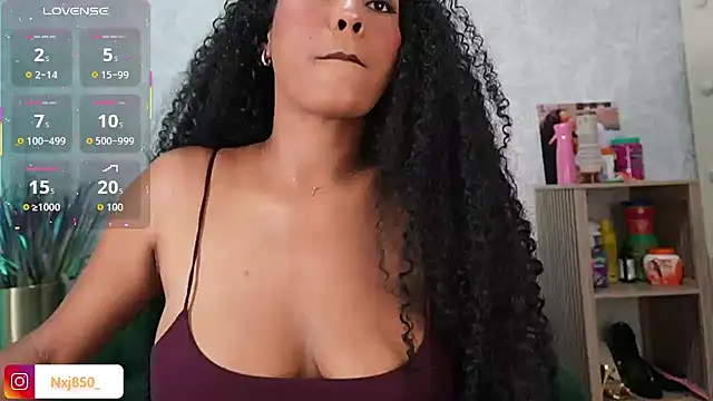 HOTBLACKANDWHITE2 online show from 03.26.26