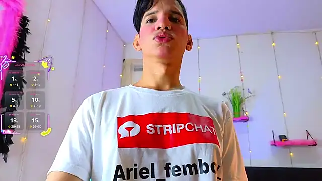 Ariel Femboy  online show from 09.19.25