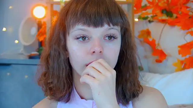 Snapshot of ElisabethDavis chatting on 11.19.25 ElisabethDavis online show from 11.19.25