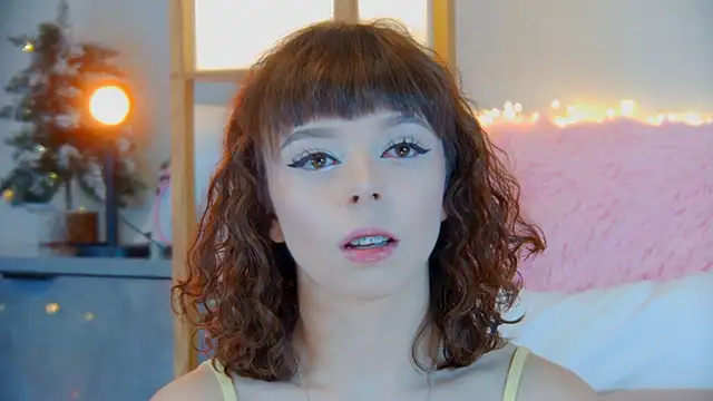 Snapshot of ElisabethDavis chatting on 11.23.25 ElisabethDavis online show from 11.23.25