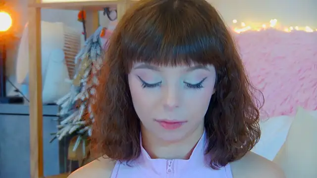 Snapshot of ElisabethDavis chatting on 11.28.25 ElisabethDavis online show from 11.28.25