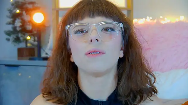 Snapshot of ElisabethDavis chatting on 11.29.25 ElisabethDavis online show from 11.29.25