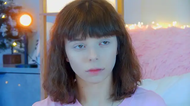 Snapshot of ElisabethDavis chatting on 11.30.25 ElisabethDavis online show from 11.30.25