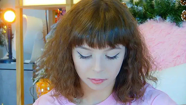 Snapshot of ElisabethDavis chatting on 12.05.25 ElisabethDavis online show from 12.05.25