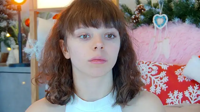 Snapshot of ElisabethDavis chatting on 12.20.25 ElisabethDavis online show from 12.20.25