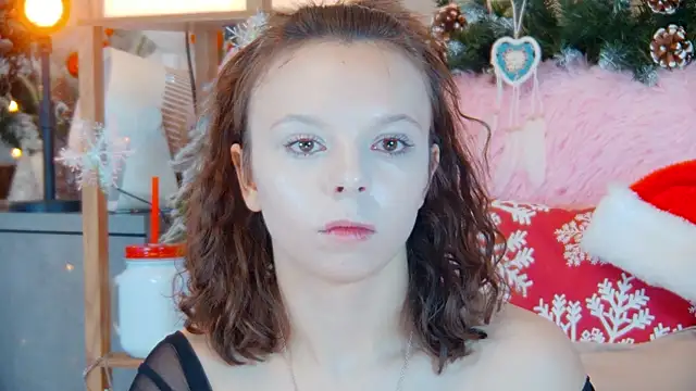 Snapshot of ElisabethDavis chatting on 12.22.25 ElisabethDavis online show from 12.22.25