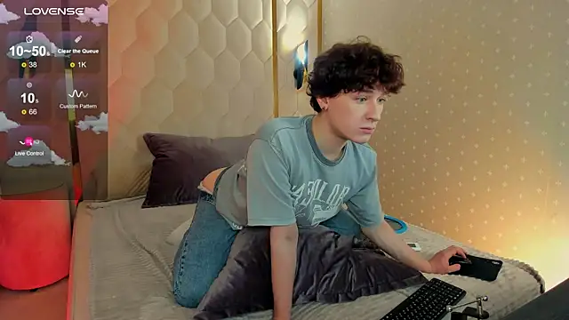  YummyTony  online show from 02.24.26