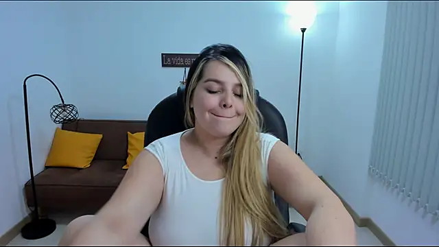 camiilaa1 online show from 02.08.25