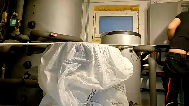 Nikeyone2 online show from 12.14.24